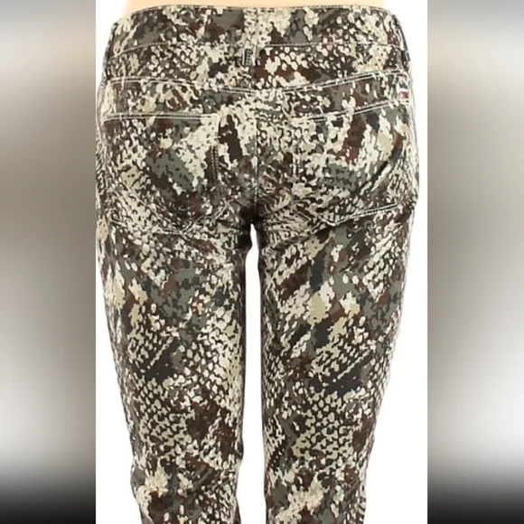 Etienne Marcel🌸gorgeous snake print design jeans. - Picture 3 of 10